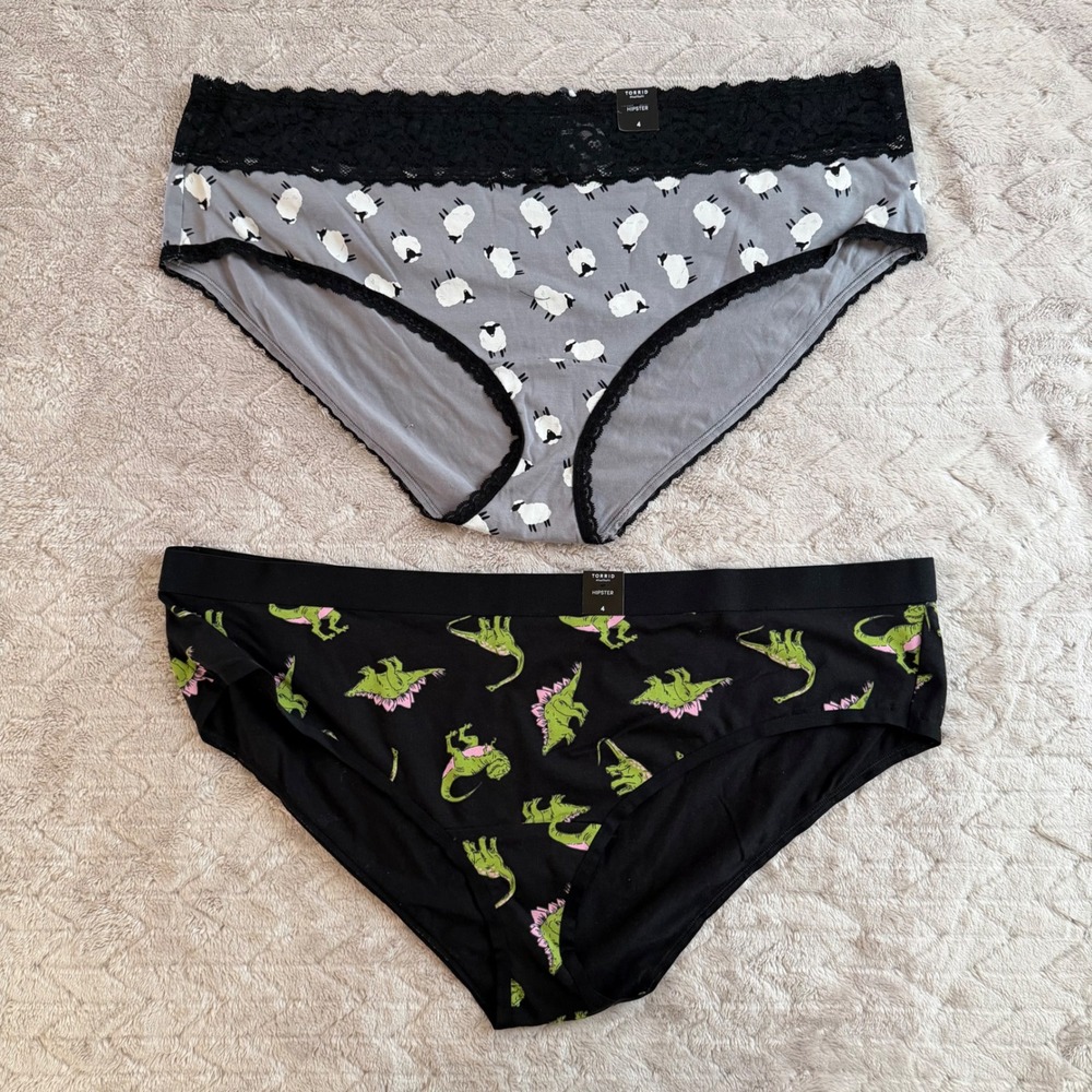 Torrid Hipster Panty Lot 2 Sheep Dinosaur Lace Trim Plus Size 4 Grey Black